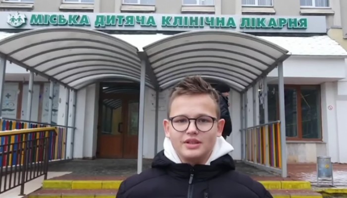 У Львові виписали додому 15-річного Ярослава, якому пересадили нирку від бабусі