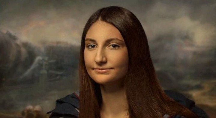 «Мона Ліза» в пожежній формі: українська курсантка схожа на образ із відомого полотна Леонардо да Вінчі