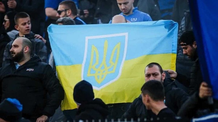 Фанати болгарського клубу вивісили синьо-жовтий прапор на трибунах на знак підтримки України