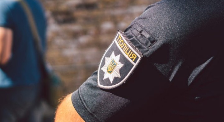 Прийшли до поліції заявити на сусідів, а самі потрапили у відділок: у Кам’янці-Подільському випадково викрили колаборанток