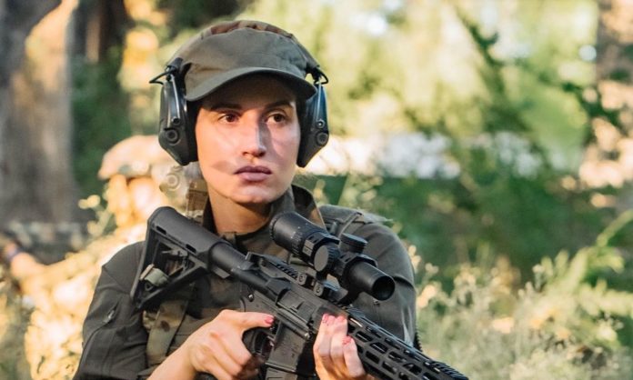 4 млн для ЗСУ: снайперка Емеральд кинула виклик жінці Чернецького, яка збирає гроші на заставу