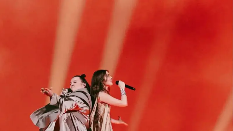 Люди це просто фантастика! Гляньте, що відбулося вкінці виступу під час фіналу Євробачення-2024 де співали Аlyona Аlyona & Jerry Heil . Відео
