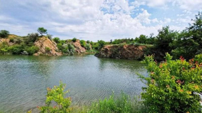Цілющу воду звідси німці вивозили ешелонами: де в Україні розташоване Срібне озеро