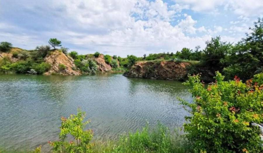 Цілющу воду звідси німці вивозили ешелонами: де в Україні розташоване Срібне озеро