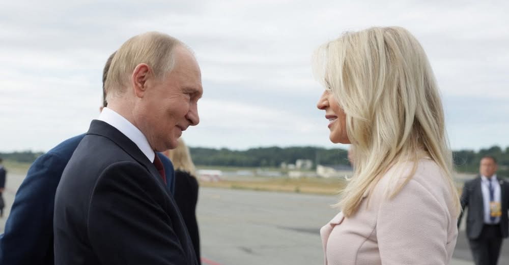 Помічниця Трампа зачарувала Путіна на Алясці: що відомо про таємничу жінку