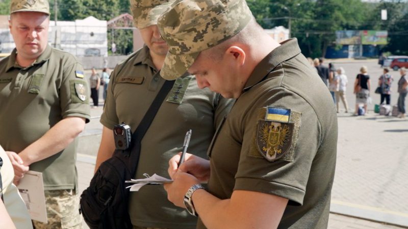 Черговий скнадал: на Запоріжжі ТЦК мобілізував батька-одинака, залишивши дітей одних просто серед дороги