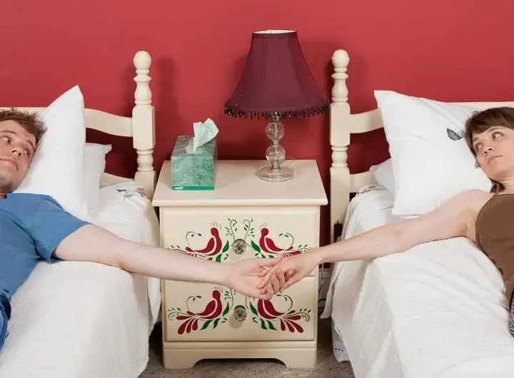 Чому краще чоловікові та дружині спати окремо, та яка від цього користь