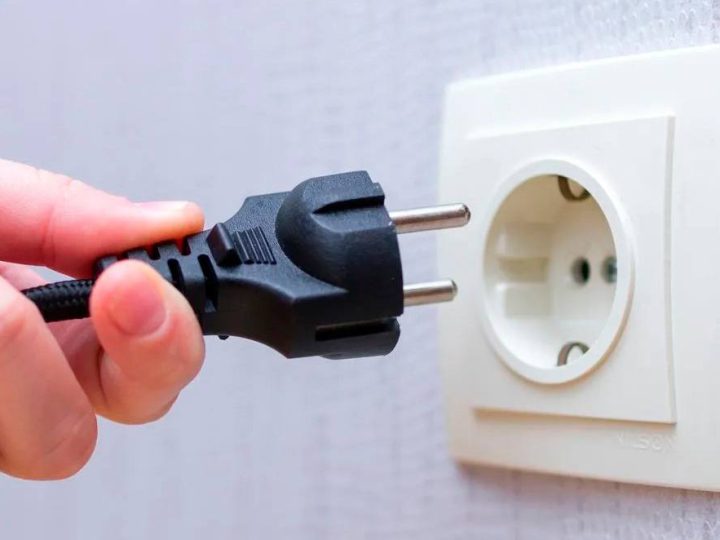 Які електроприлади не варто вимикати з розетки. Господарю на замітку