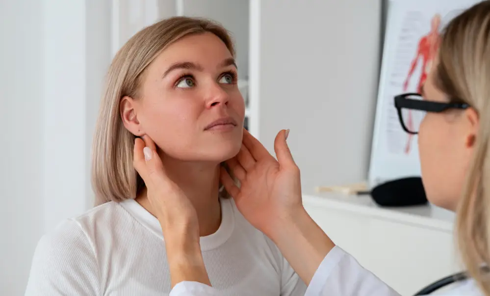 Головний ворог щитоподібної залози у жінок — не цукор і не булочки. А одна звичка, яку всі недооцінюють