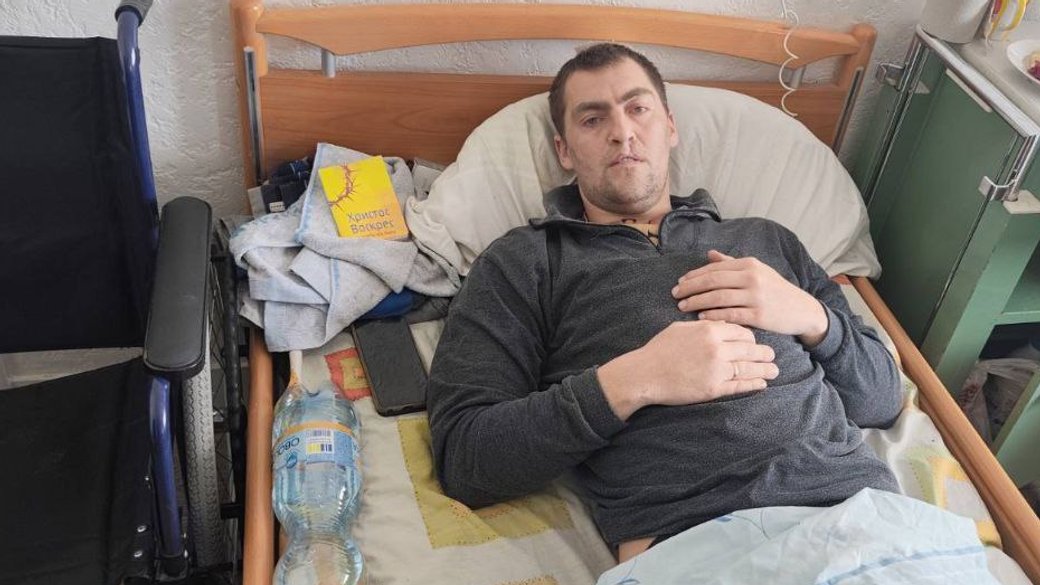 «Дружині порізали руку лопатою, мені розбили голову»: вінничанин розповів про бійку з працівниками ТЦК на його подвір’ї