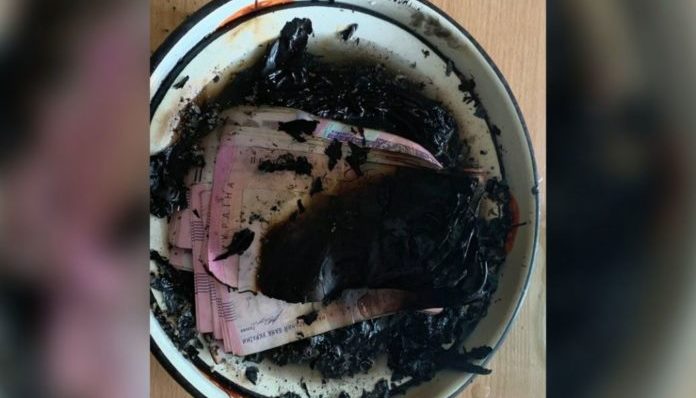 У Дніпрі жінка за велінням “голосів” спалила в квартирі 100 тисяч гривень