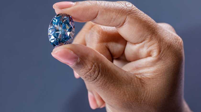 У Ботсвані знайшли унікальний блакитний діамант: фото дивовижної коштовності