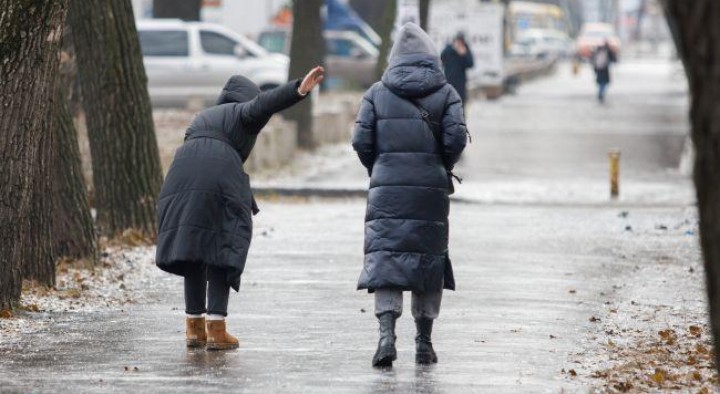 Опади припиняються, але не скрізь. В Україну йде потепління до +15