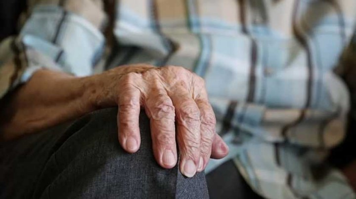 «Зворушена до сліз добротою»: у Тернополі бабуся загубила пенсію, люди вмить зібрали гроші