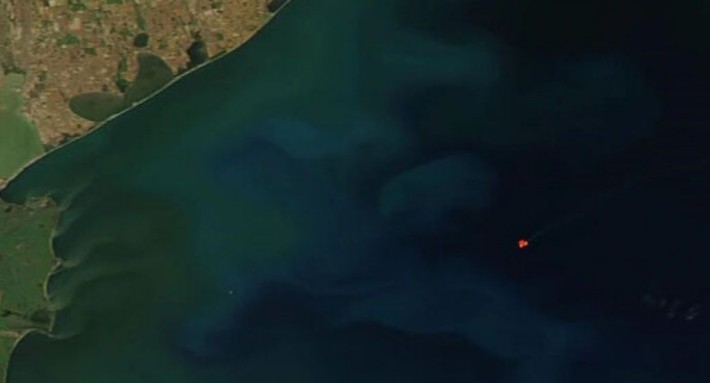 Пожежу на «вишках Бойка» видно з космосу: супутникові знімки