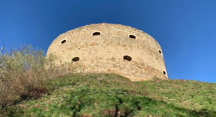 На Тернопільщині чоловік зайнявся сексом з повією в стародавньому замку