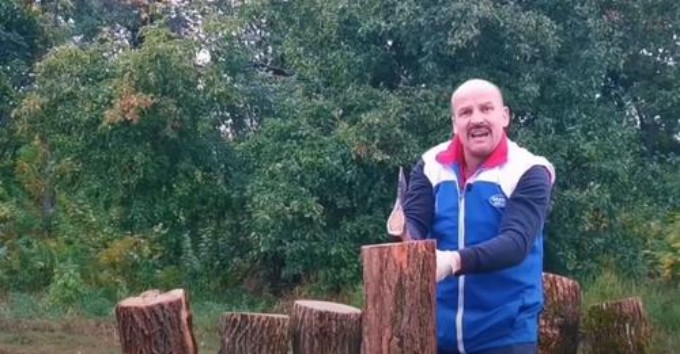 Зірка «Кварталу 95» Великий зняв смішну пародію на Лукашенка, який рубає дрова, щоб обігріти Європу