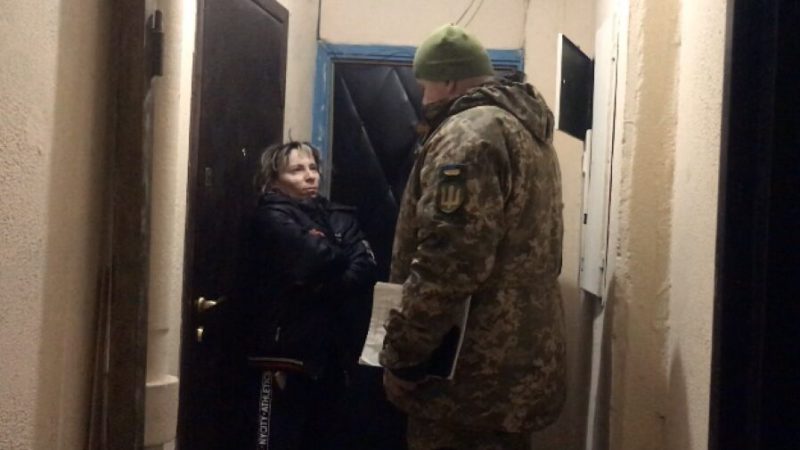 «Сюрприз у під’їзді»: українські військкомати проявили винахідливість