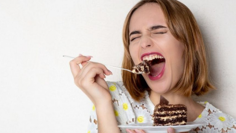 Як схуднути, не відмовляючи собі в тістечках: мінус 70 кілограмів на дієті «80/20»