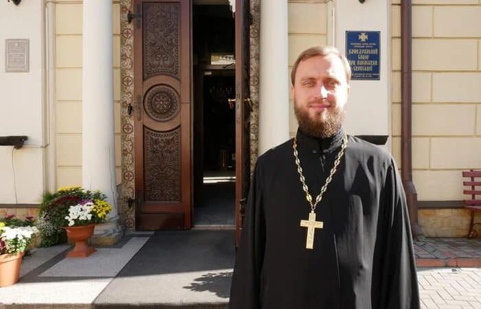 Священник розповів, чому його парафіяни відмовлялися молитися українською