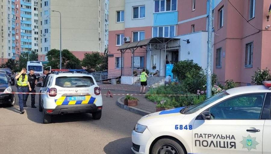 В Києві з багатоповерхівки випала дитина