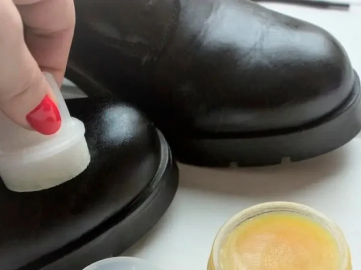 Чим потрібно змастити взуття, щоб не промокало. Корисні поради