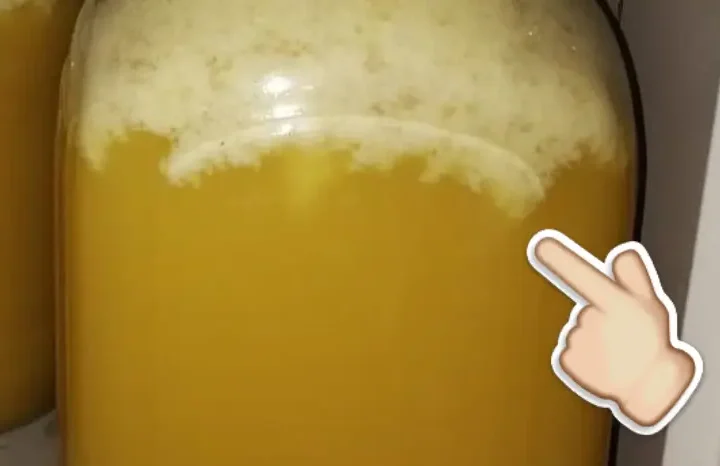 Головні причини появи білої піни в банці з медом, та чи можна його після цього їсти