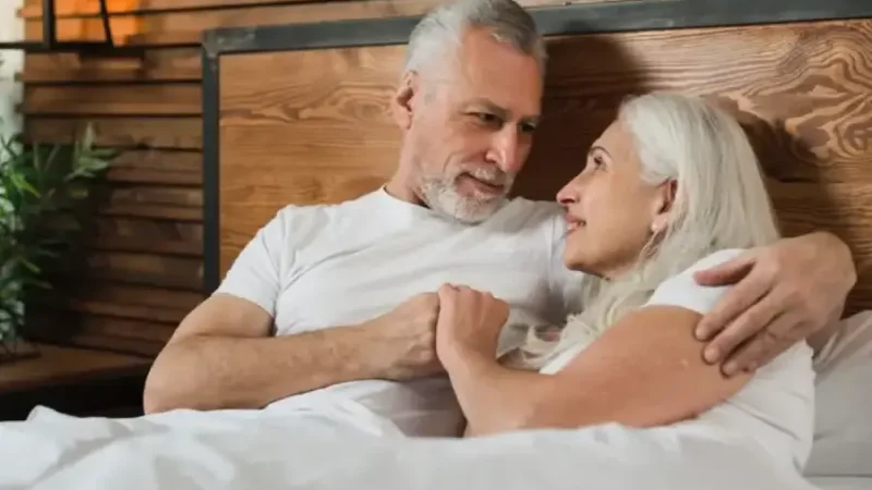 Близькість після 60: 7 правдивих думок, про які ніхто не говорить