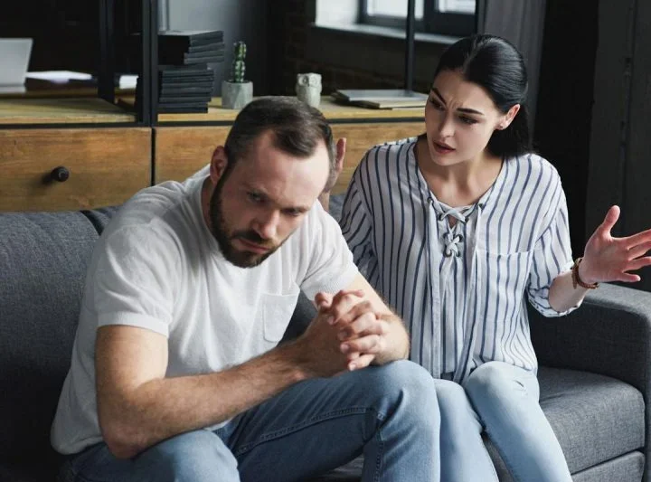 Якщо чоловік більше не кохає, він часто повторює ці 8 фраз