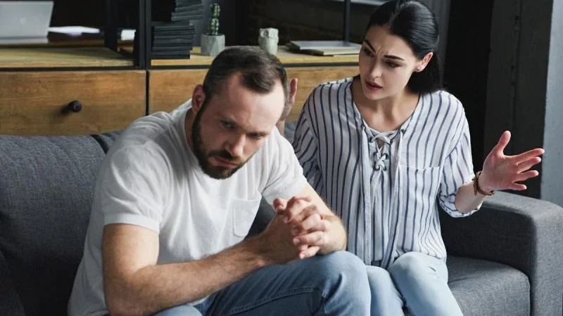 Якщо чоловік більше не кохає, він часто повторює ці 8 фраз