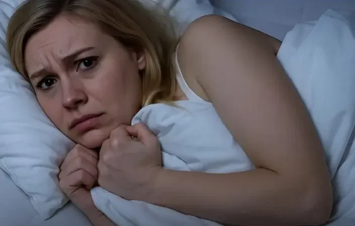 Ви відкриваєте очі щоночі в один і той самий час? Дізнайтеся, що це показує