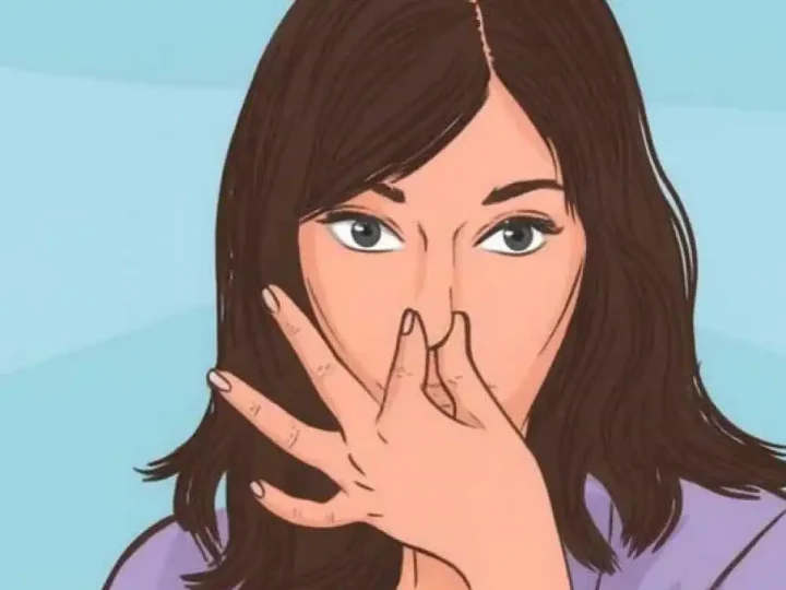 Чому з’являється неприємний запах у жінок: основні причини і що з цим робити