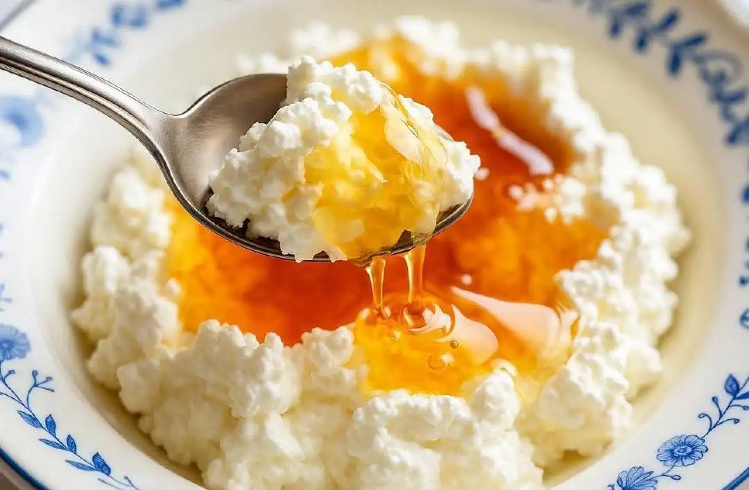 Чому після 55 варто обережніше з сиром: 5 причин, які часто ігнорують