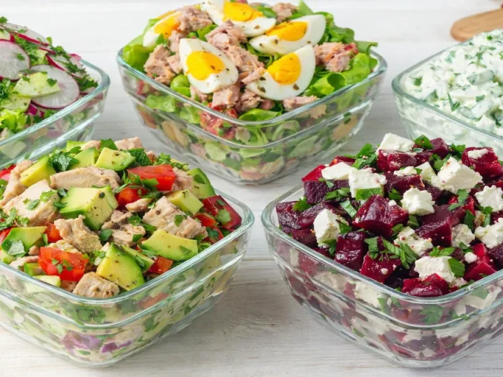 Топ-10 салатів на Великдень без майонезу, які я готую щороку