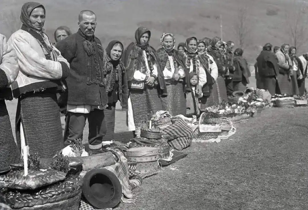 Якою була великодня корзина українців 100 років тому